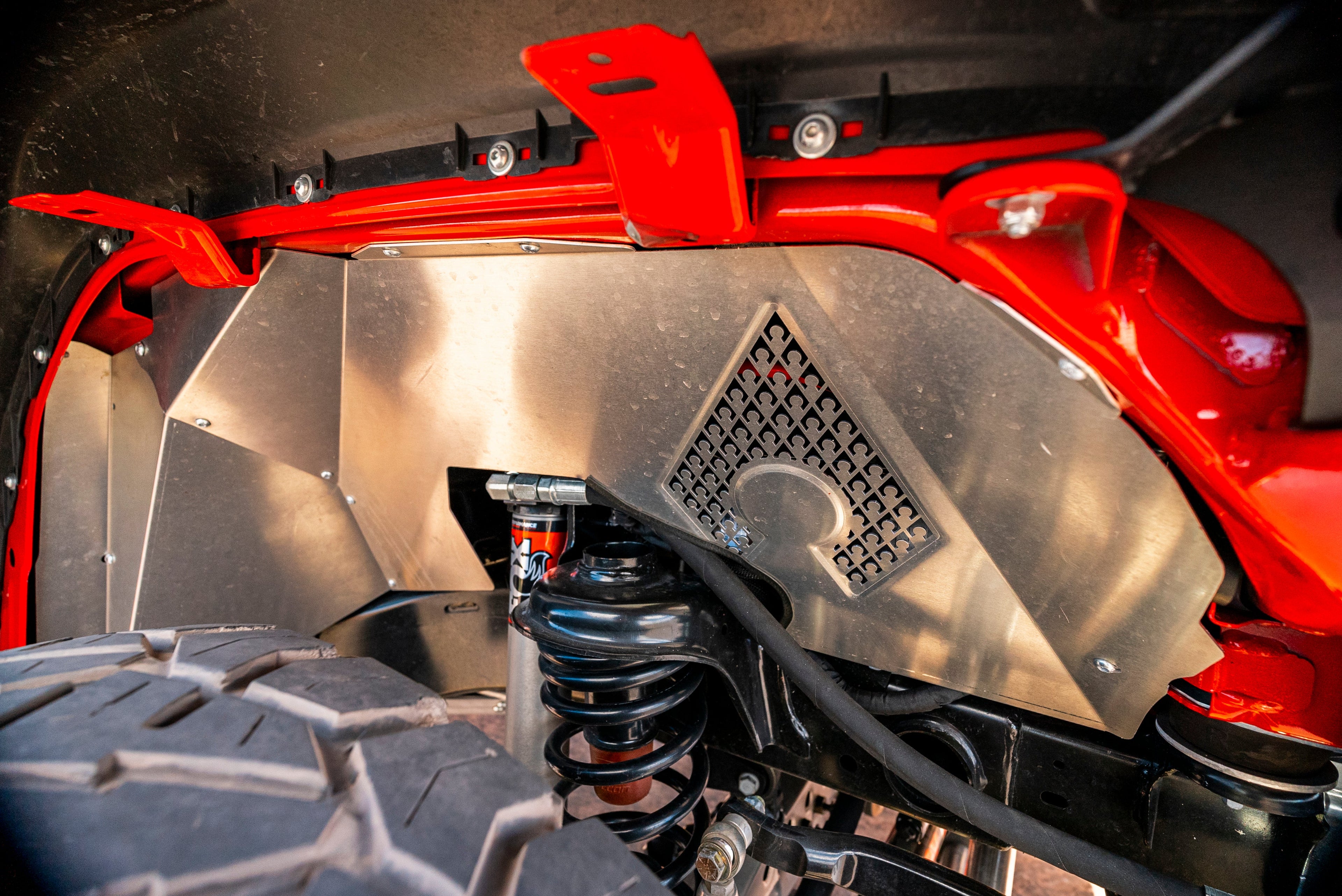 JL/JT Vented Aluminum Inner Fenders - 37" Tire Compatible